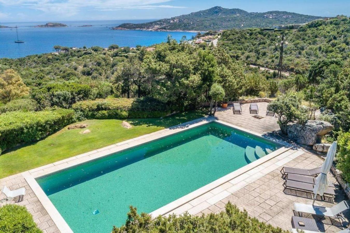 Elysea Con Piscina Villa